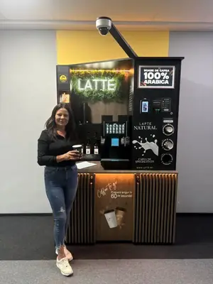 Cafenea Latte în locație reală de partener (5)