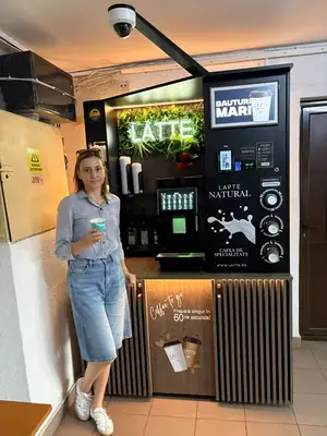 Cafenea Latte în locație reală de partener (20)